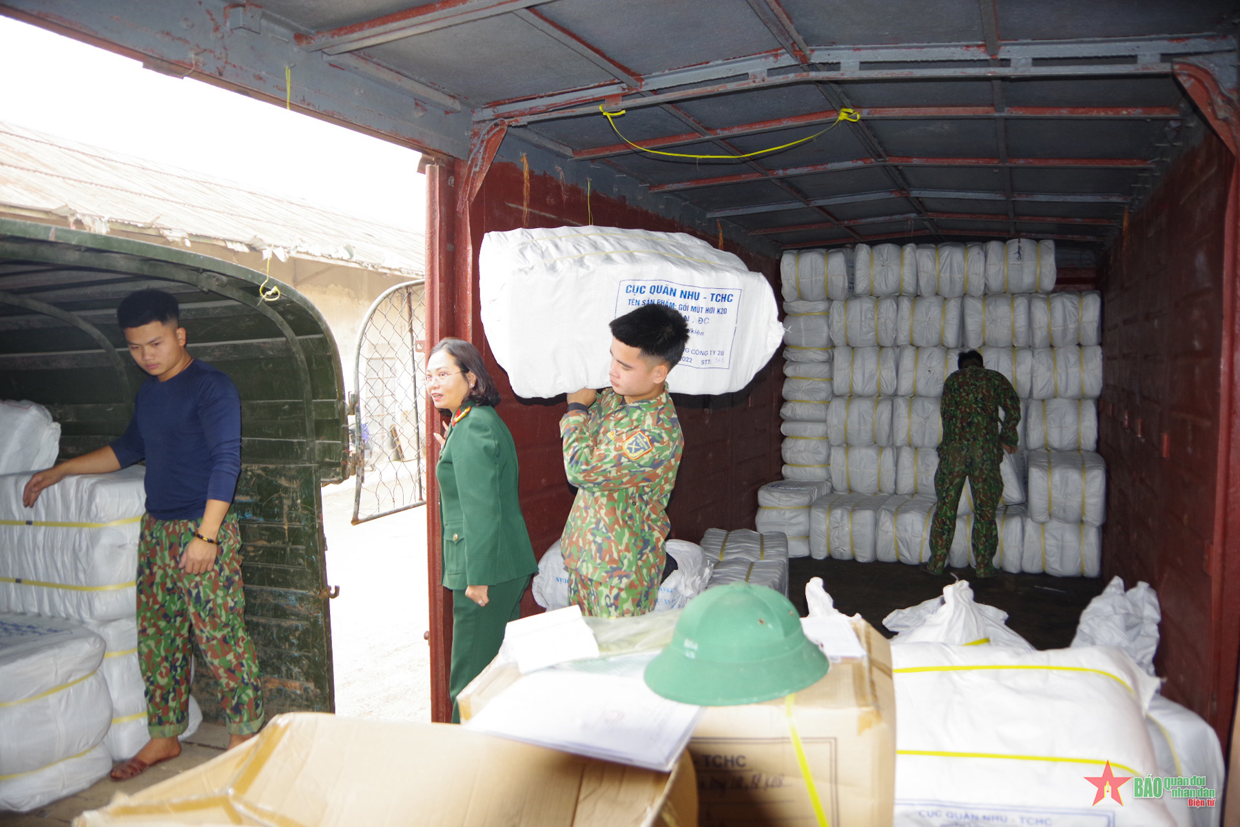 Thi đua lao động xây dựng đơn vị

